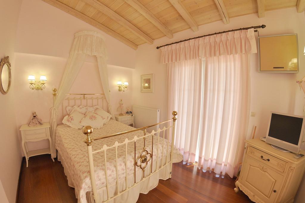 Villa Romantica Perama  Pokoj fotografie